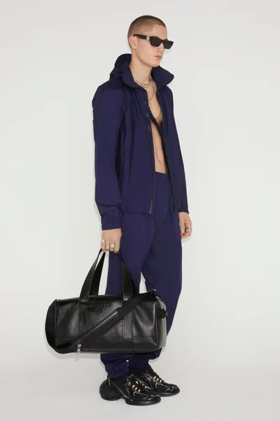 Look 16